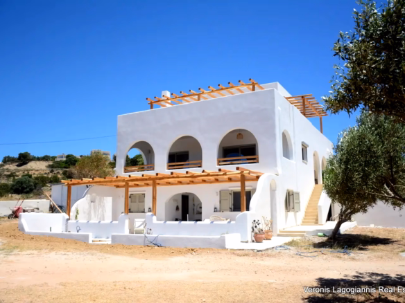 Glyfada Naxos / House of 217m2 / 640683
